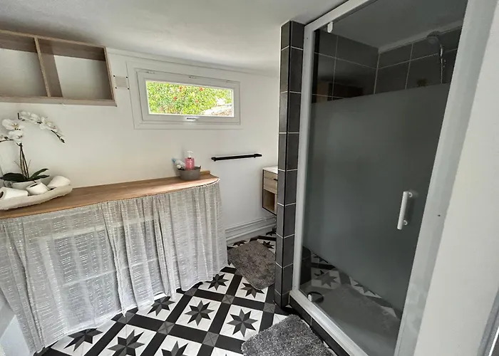 En Toute Intimite * Тулон